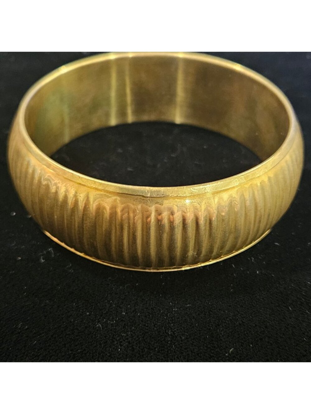 Vintage Brass Ribbed Bangle Bracelet Textured Metal Retro Costume Jewelry